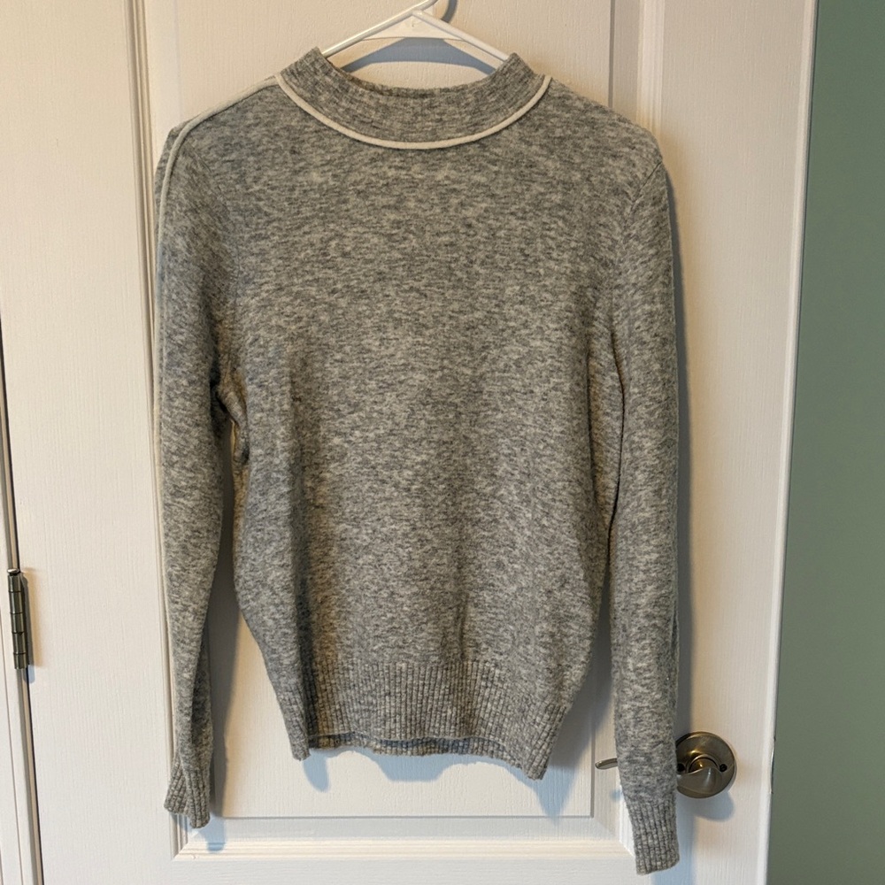 Athleta Heather Gray Crew Neck Sweater